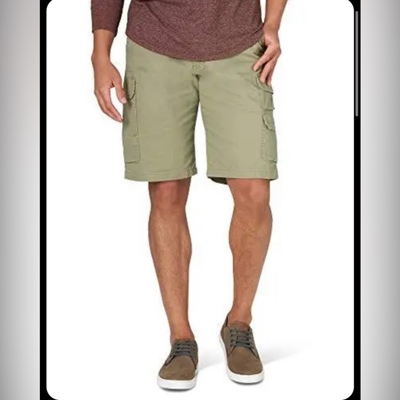 Wrangler Cargo Shorts - Picture 1 of 4